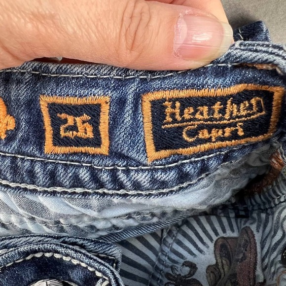 Rock Revival Women's Heather Capri Denim Pants Size 26 (2) Embellished Pockets - Picture 15 of 16